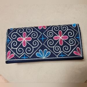 Embroidered Floral Women's Clutch